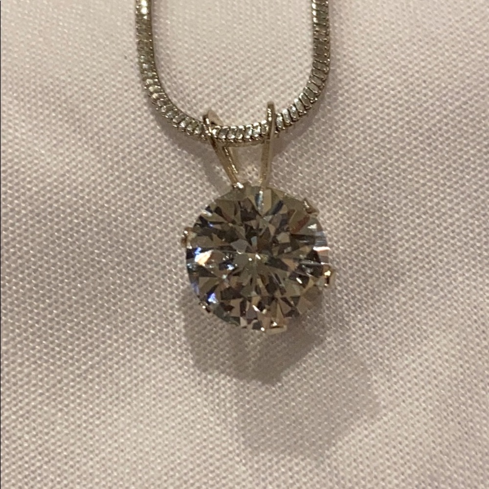 Dainty Silver Rhinestone Pendant Necklace